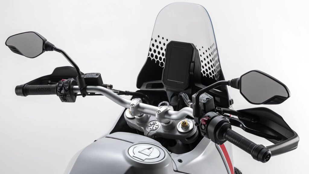 Ducati-DesertX-MY22-24-Gallery-Studio-1920x1080 Ducati-DesertX-MY22-24-Gallery-Studio-1920x1080