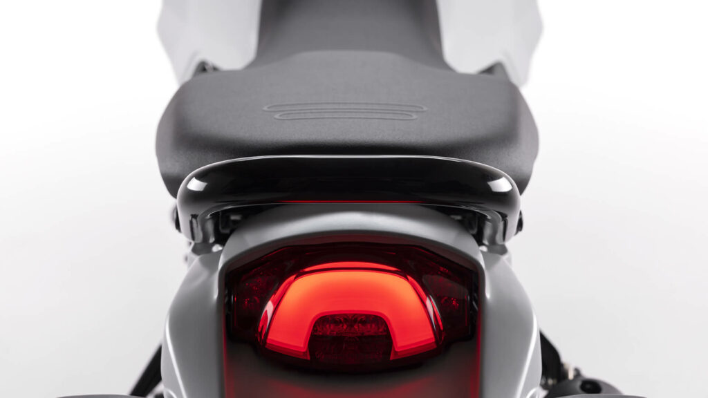 Ducati-DesertX-MY22-27-Gallery-Studio-1920x1080 Ducati-DesertX-MY22-27-Gallery-Studio-1920x1080