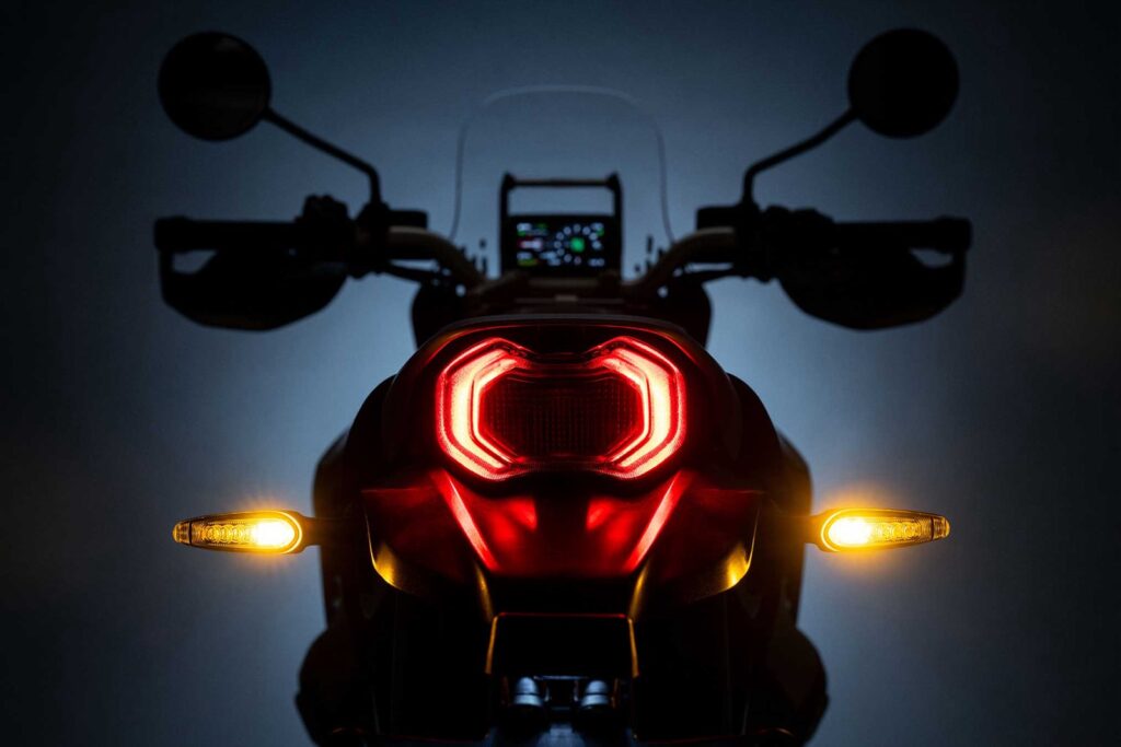 ducati-desertx-v2-2026-09 ducati-desertx-v2-2026-09