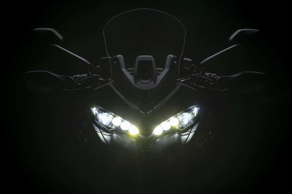 2022-ducati-multistrada-v2-lineup-first-look-adventure-touring-motorcycle-22 2022-ducati-multistrada-v2-lineup-first-look-adventure-touring-motorcycle-22