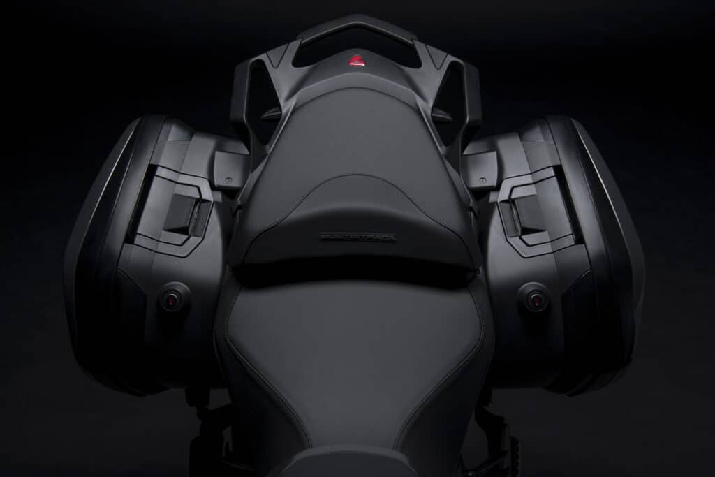 2022-ducati-multistrada-v2-lineup-first-look-adventure-touring-motorcycle-23 2022-ducati-multistrada-v2-lineup-first-look-adventure-touring-motorcycle-23