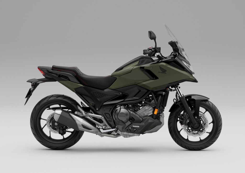 honda-nc750x-02-studio-green-3-4-rear honda-nc750x-02-studio-green-3-4-rear