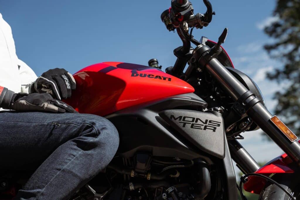 2026-Ducati-Monster-V2-tank-seat-glove-detail 2026-Ducati-Monster-V2-tank-seat-glove-detail