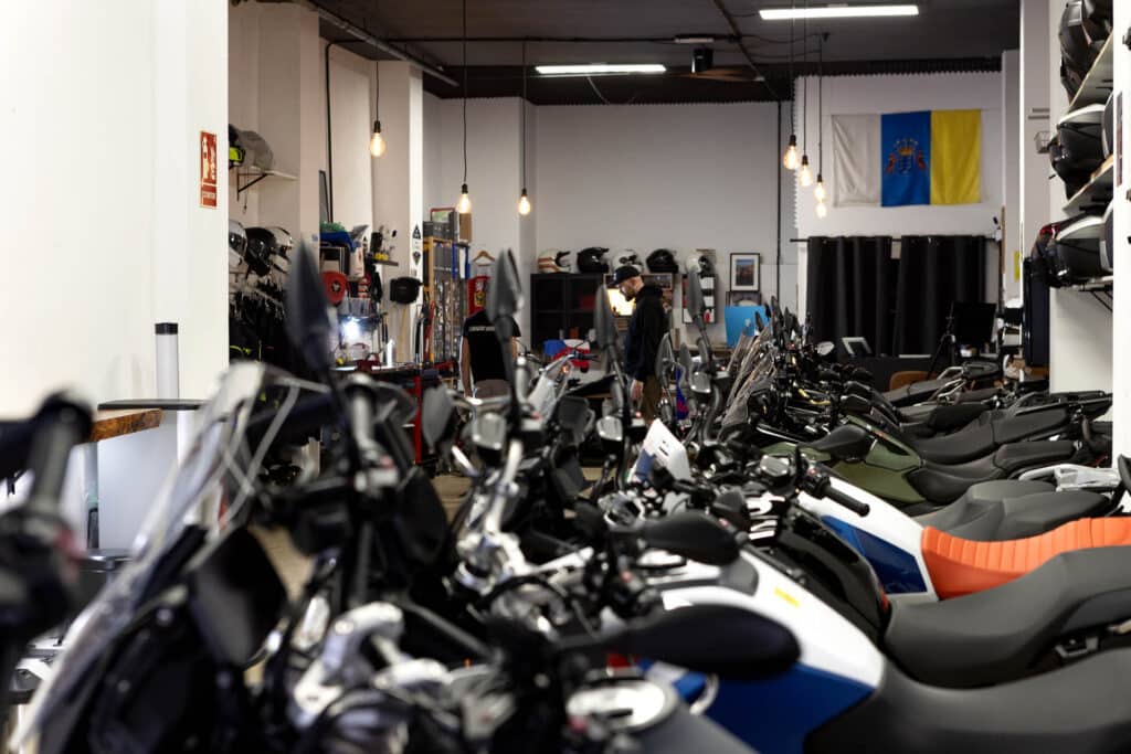 Canary-ride-Gran-canaria-office-workshop-10 svg+xml;charset=utf