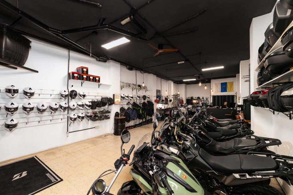 Canary-ride-Gran-canaria-office-workshop-13 svg+xml;charset=utf