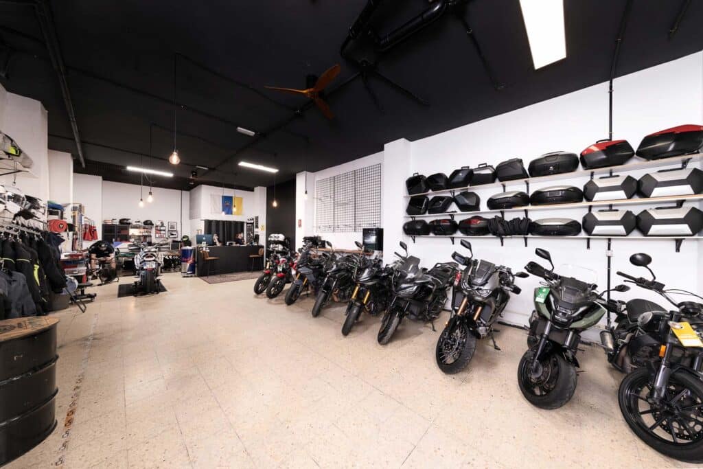 Canary-ride-Gran-canaria-office-workshop-14 svg+xml;charset=utf