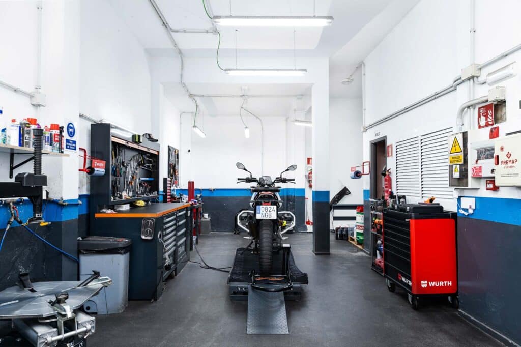 Canary-ride-Gran-canaria-office-workshop-23 svg+xml;charset=utf