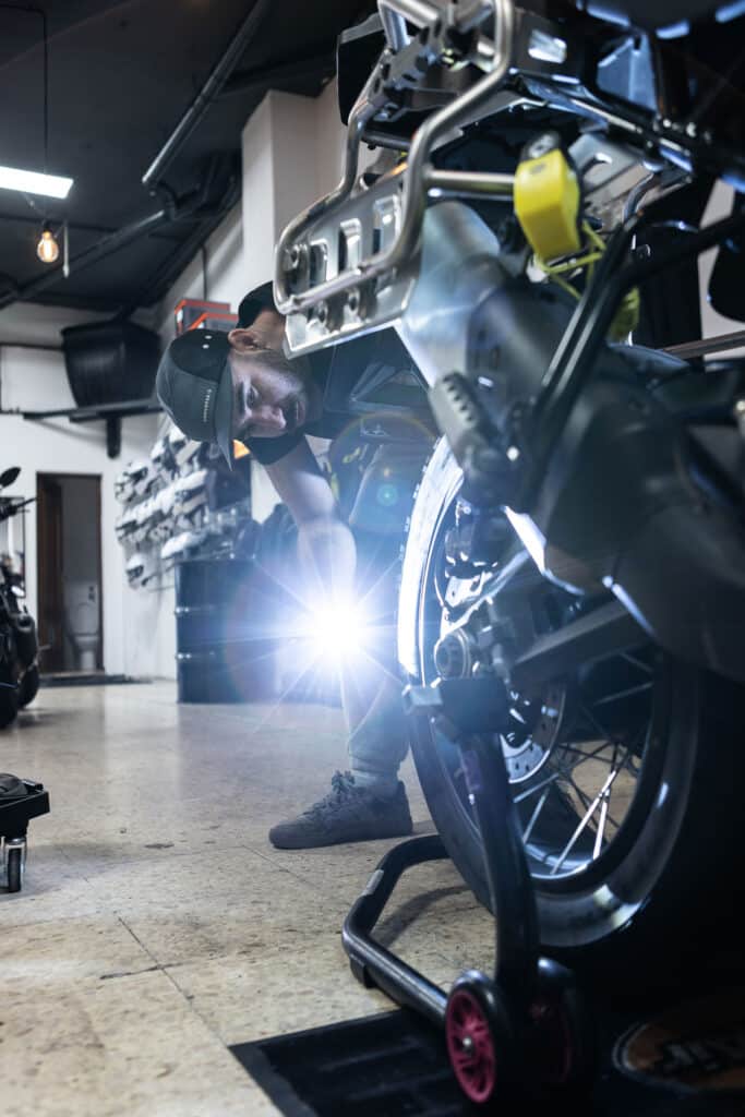 Canary-ride-Gran-canaria-office-workshop-4 svg+xml;charset=utf