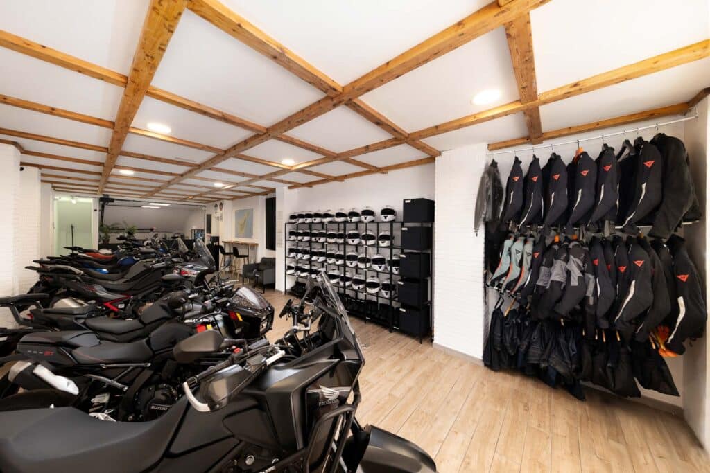 Canary-ride-Tenerife-office-workshop-28 svg+xml;charset=utf