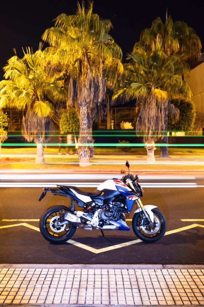 bmw-f900r-02 bmw-f900r-02
