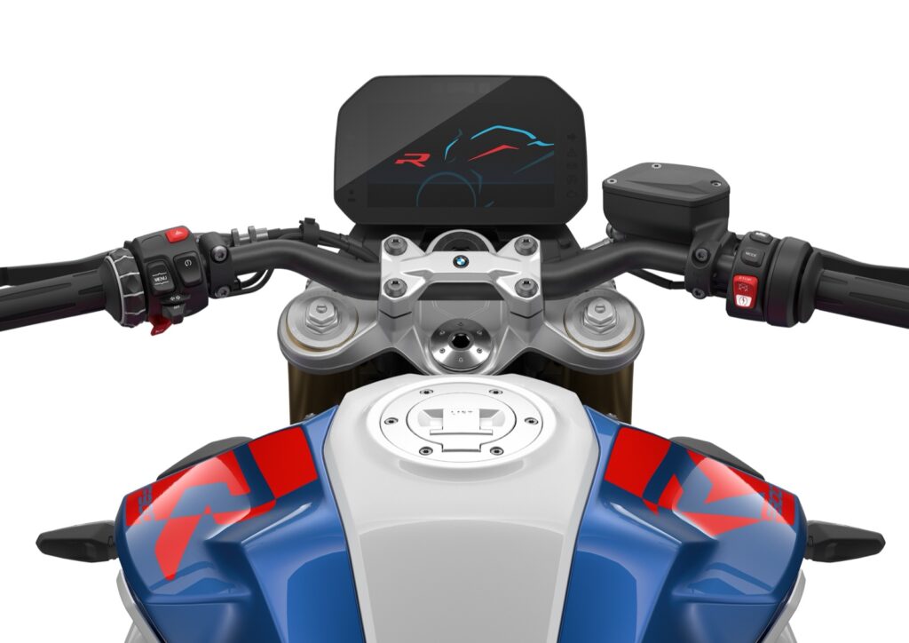 bmw-f900r-03 bmw-f900r-03