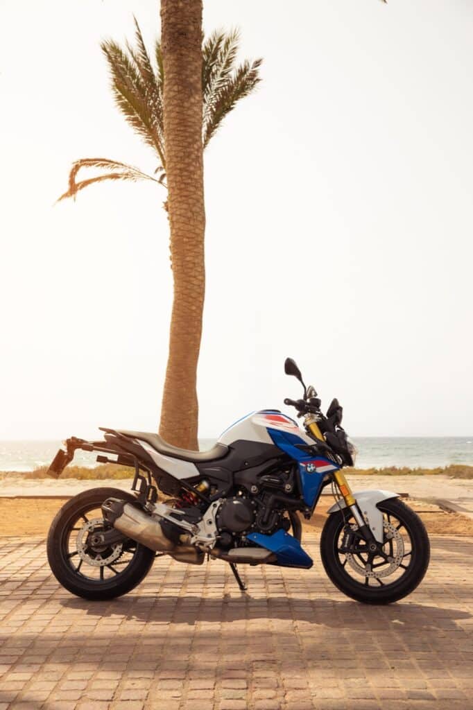 bmw-f900r-08 bmw-f900r-08