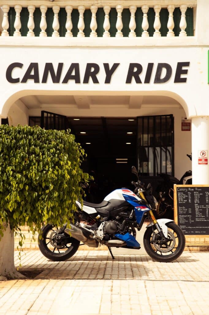 bmw-f900r-09 bmw-f900r-09