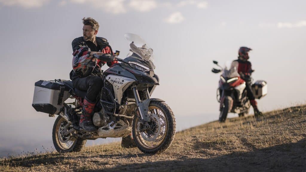 ducati-multistrada-v4-rally-32-lifestyle-01 ducati-multistrada-v4-rally-32-lifestyle-01