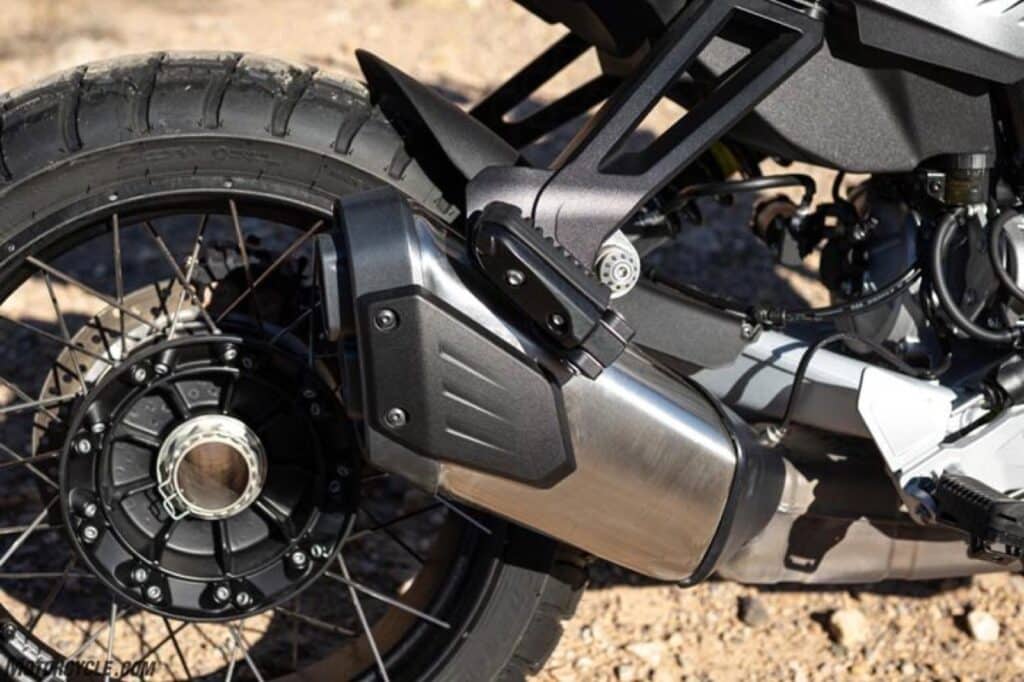 moto-guzzi-stelvio-26 moto-guzzi-stelvio-26