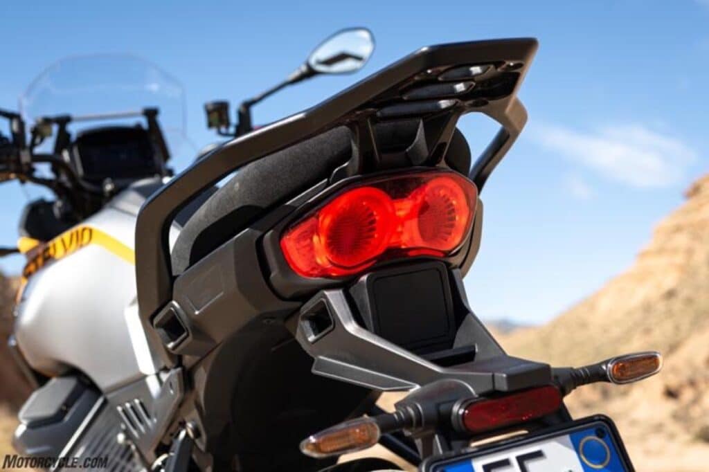 moto-guzzi-stelvio-38 moto-guzzi-stelvio-38