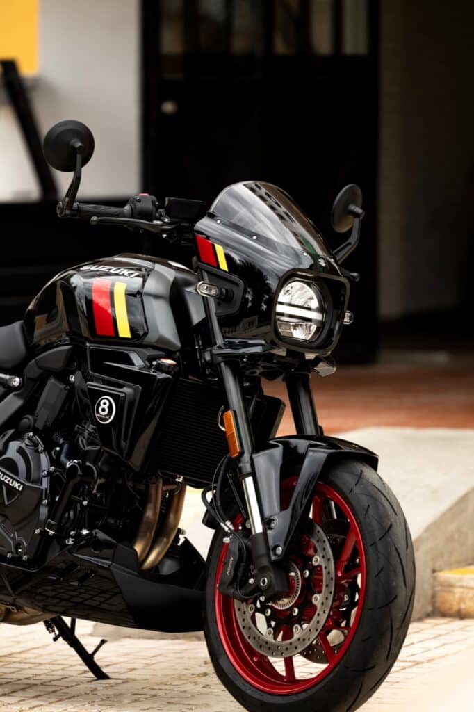 suzuki-gsx8tt-04 suzuki-gsx8tt-04