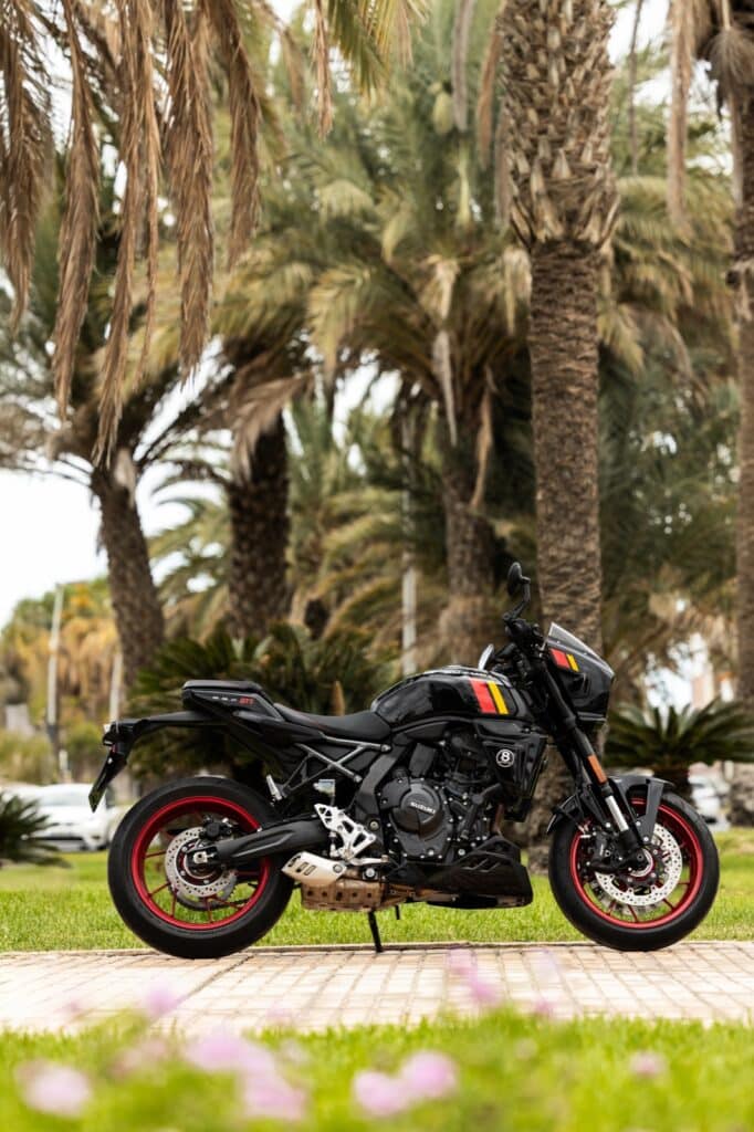 suzuki-gsx8tt-09 suzuki-gsx8tt-09