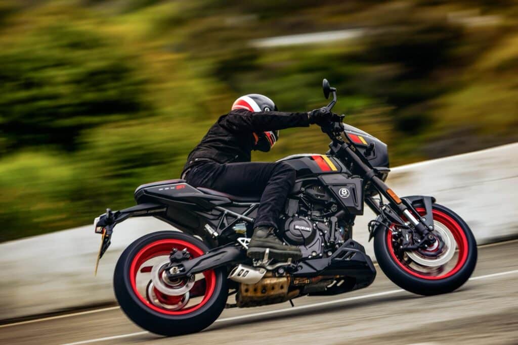 suzuki-gsx8tt-14 suzuki-gsx8tt-14