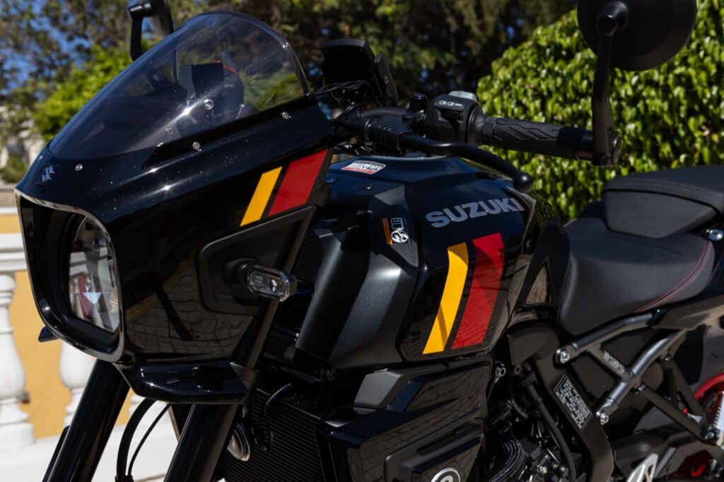 suzuki-gsx8tt-18 suzuki-gsx8tt-18