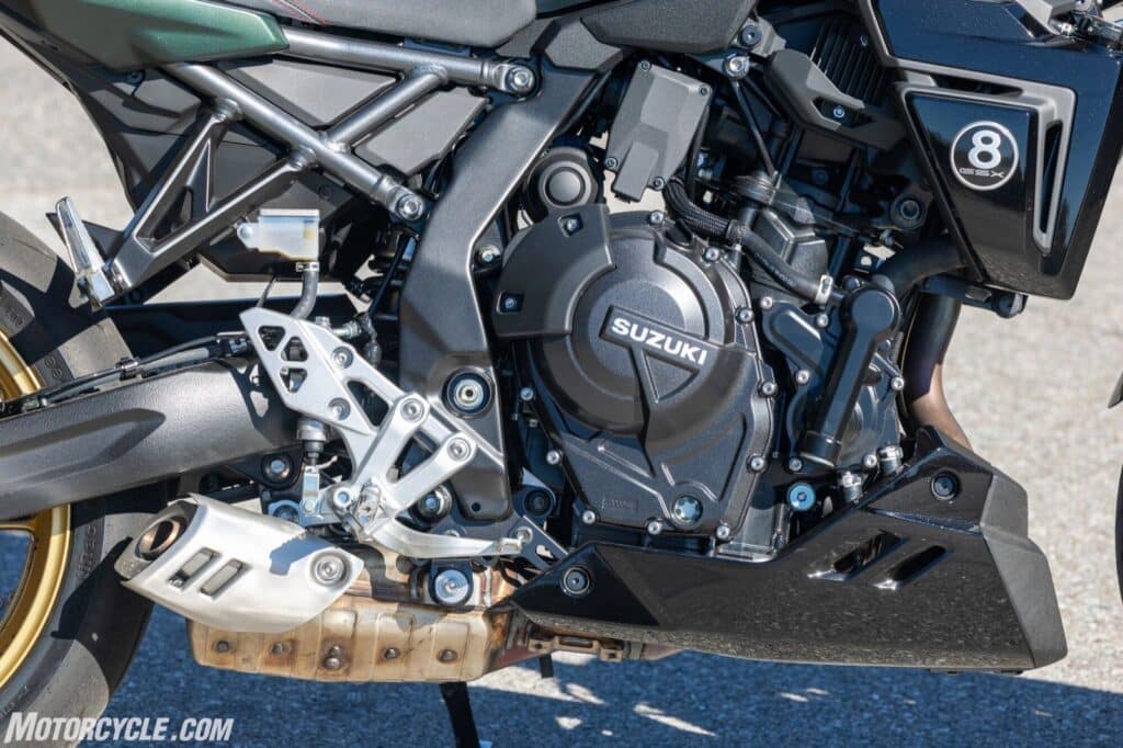 suzuki-gsx8tt-18 suzuki-gsx8tt-18