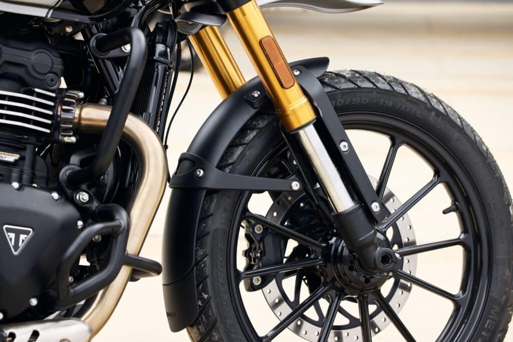 triumph-scrambler-400x-40 triumph-scrambler-400x-40