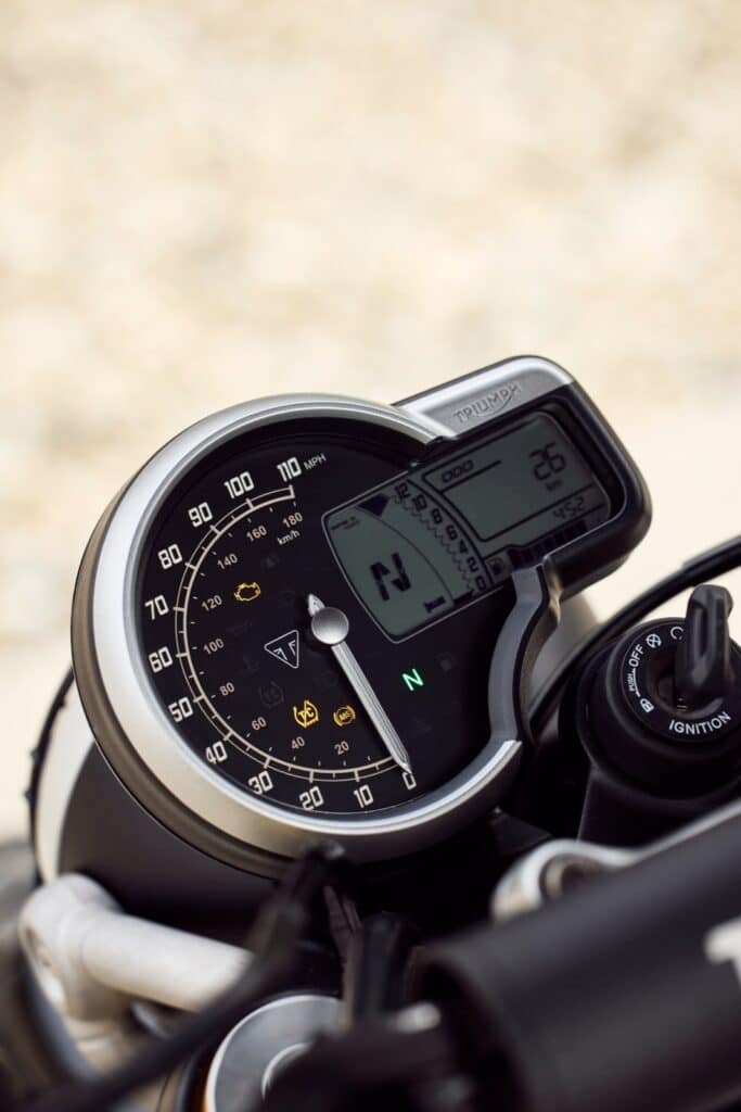 triumph-scrambler-400x-54 triumph-scrambler-400x-54