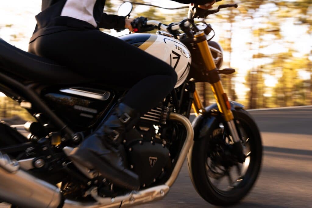 triumph-speed-400-21 triumph-speed-400-21