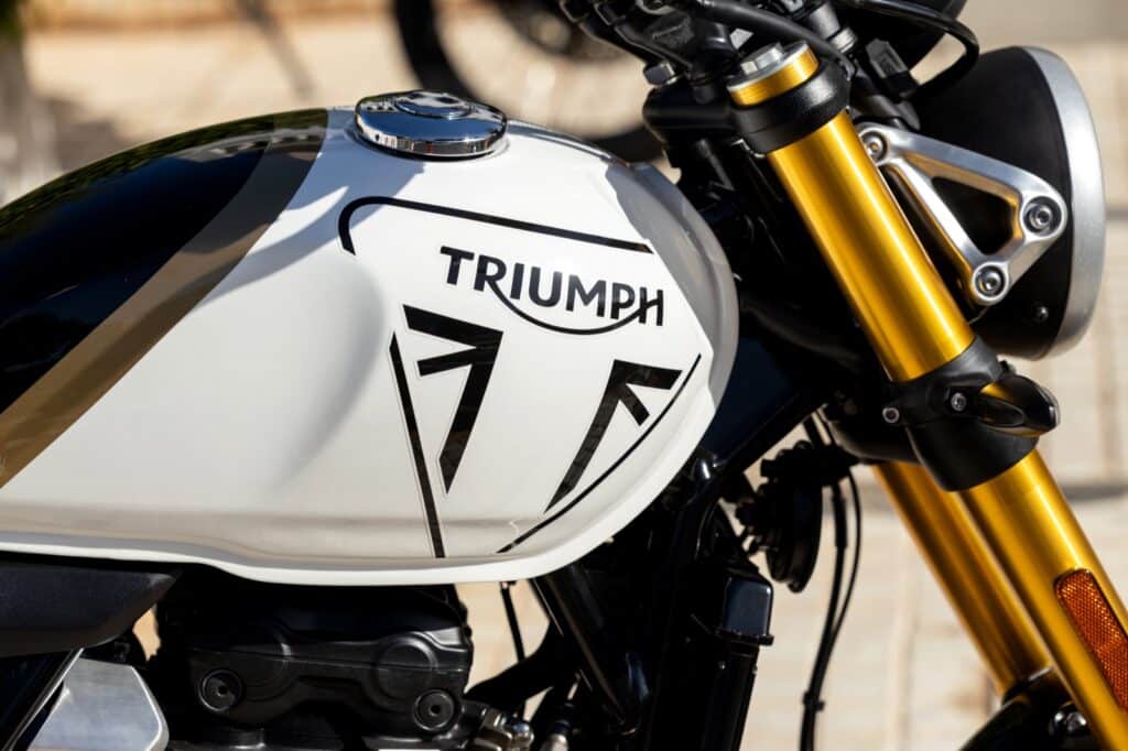 triumph-speed-400-30 triumph-speed-400-30