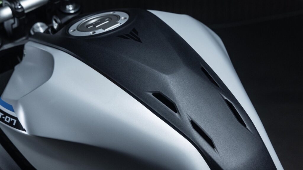 yamaha-mt-07-31 yamaha-mt-07-31