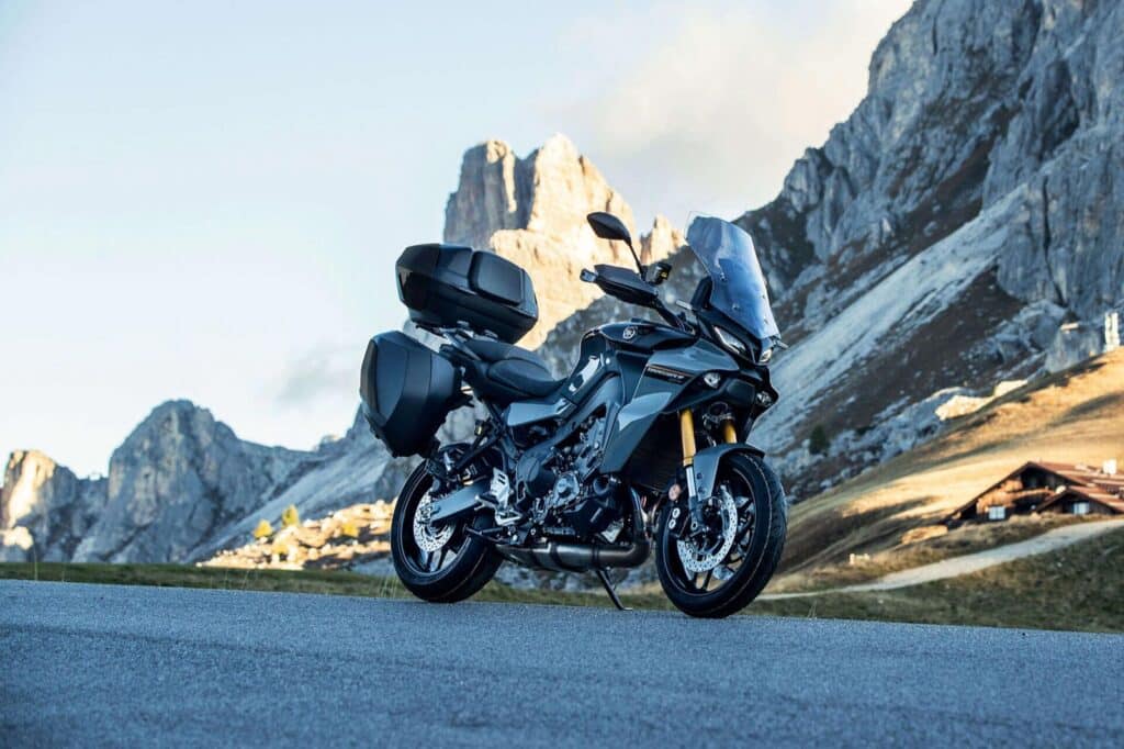 yamaha-tracer-9-gt-plus-02-static-mountain yamaha-tracer-9-gt-plus-02-static-mountain