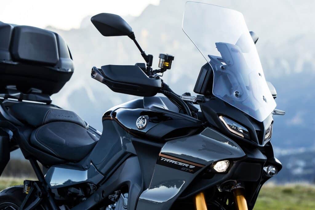 yamaha-tracer-9-gt-plus-04-front-detail yamaha-tracer-9-gt-plus-04-front-detail