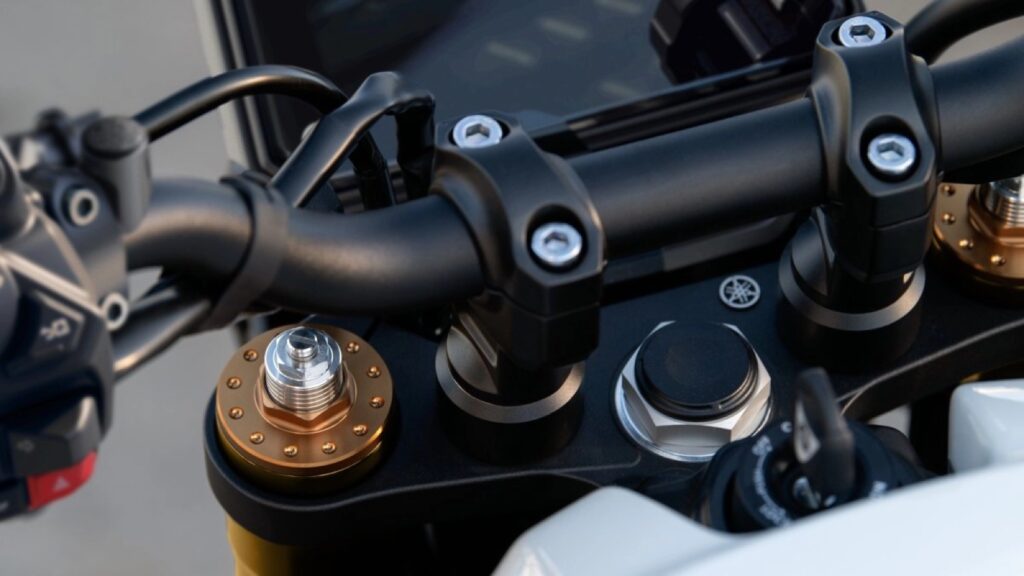 yamaha-xsr900-23 yamaha-xsr900-23