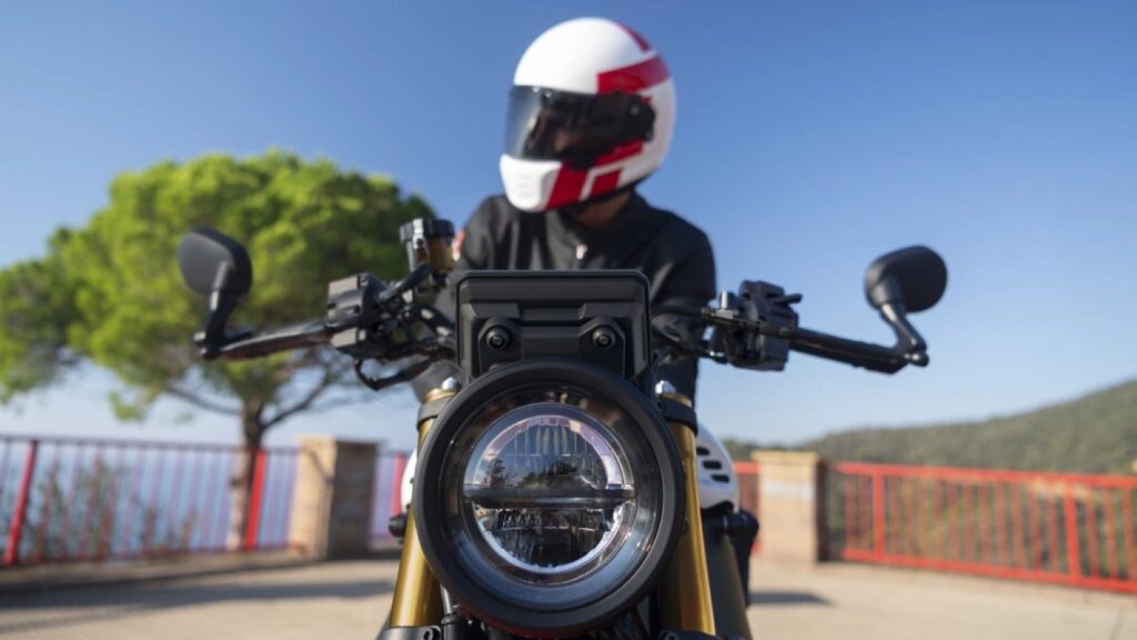 yamaha-xsr900-42 yamaha-xsr900-42